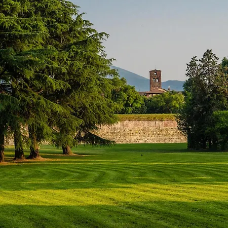 Apartment Il Salotto Dell'anfiteatro Lucca